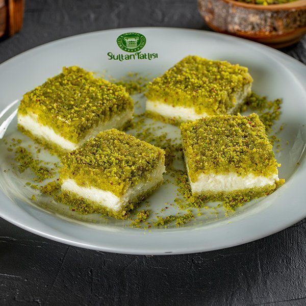 صحن مفروكة بالقشطة