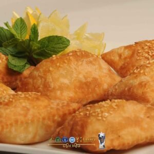 Etli börek parçası